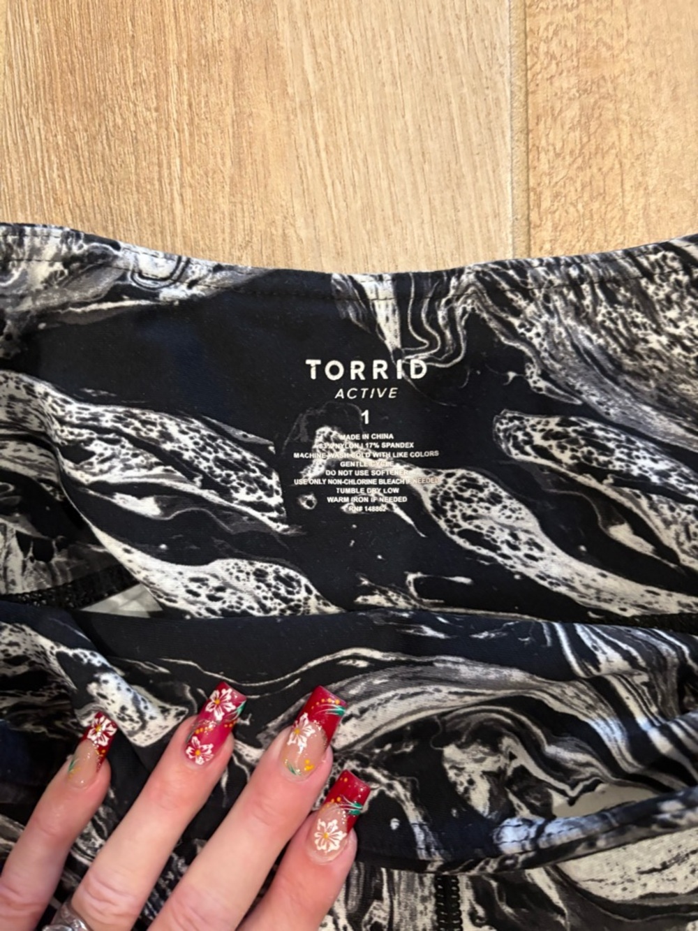 Torrid Black&White Marble Active Leggings 4”Waistband 4/Tummy Control,W/Pockets - Picture 3 of 7